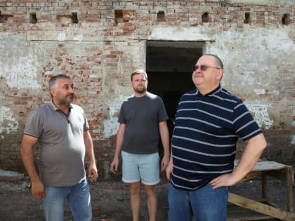 Олег Мельниченко решил проблему с ремонтом кадетского корпуса в Пачелме