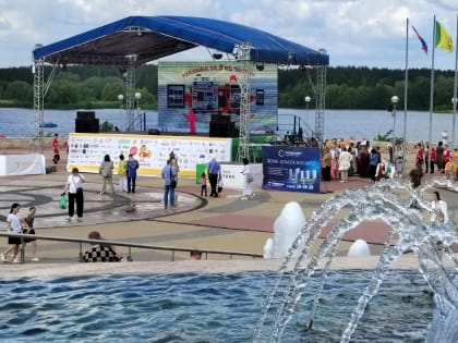 На набережной Спутника стартовал фестиваль Канитель (0+)