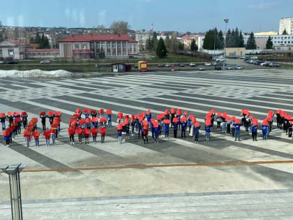 Активисты «Молодой Гвардии» и «Волонтерской Роты» отметили День космонавтики акцией «Поехали»