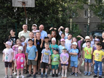 В округе Владимира Мутовкина прошел Праздник двора для жителей улицы Клары Цеткин