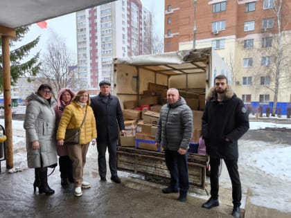 Алексей Савичев и Алексей Иванов приняли участие в сборе и отправке гуманитарного груза в зону СВО