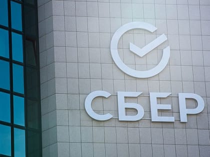 Дизайнер Денис Симачёв использует нейросеть Сбера Kandinsky для совместных проектов