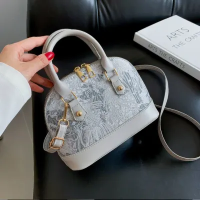 *QUALITY LEATHER BAG QUALITY TOP NOTCH