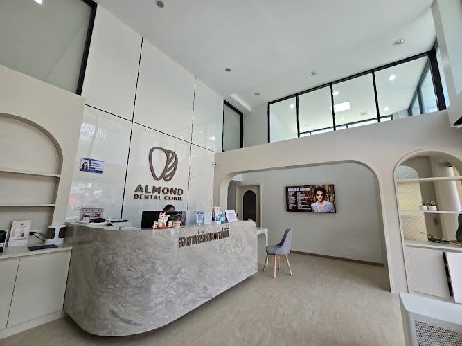 คลินิกทันตกรรมอัลมอนด์ Almond Dental Clinic