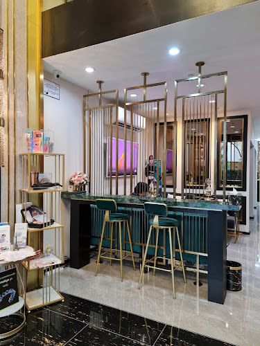 Gold 9 Dental Clinic