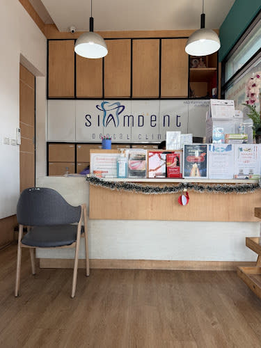 Siamdent Dental Clinic สาขาจรัญสนิทวงศ์