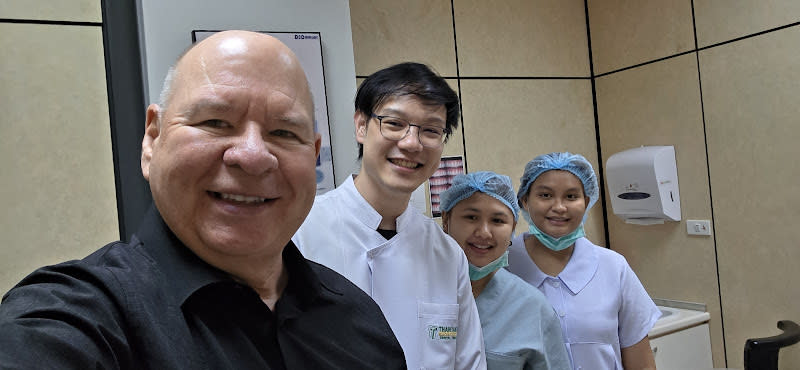 Thantakit International Dental Center in Bangkok, Thailand