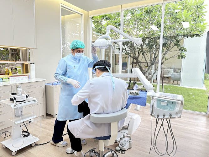 YDC Dental Clinic (กรุงเทพกรีฑา)