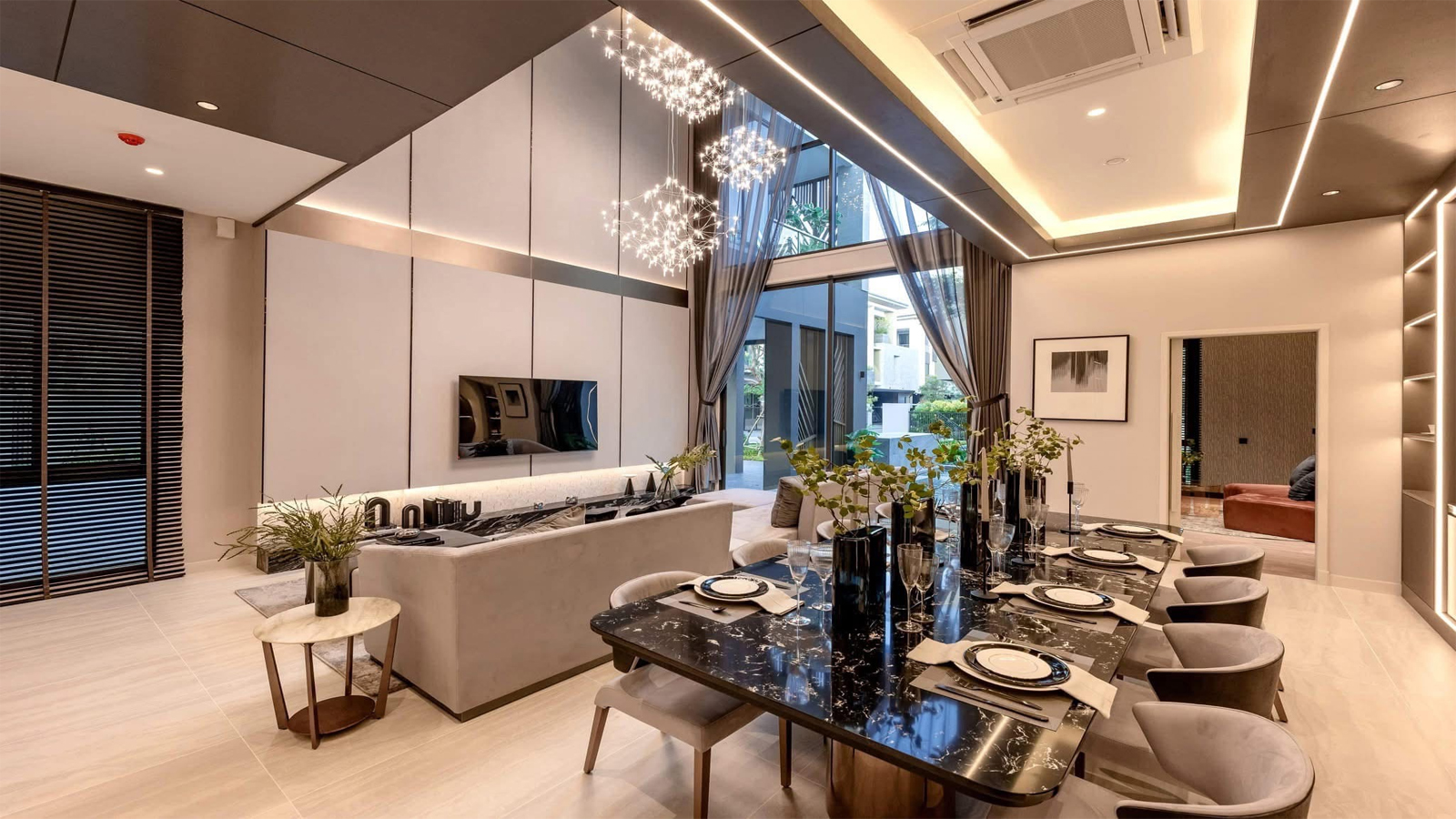 Luxury Residence Service Image 5
