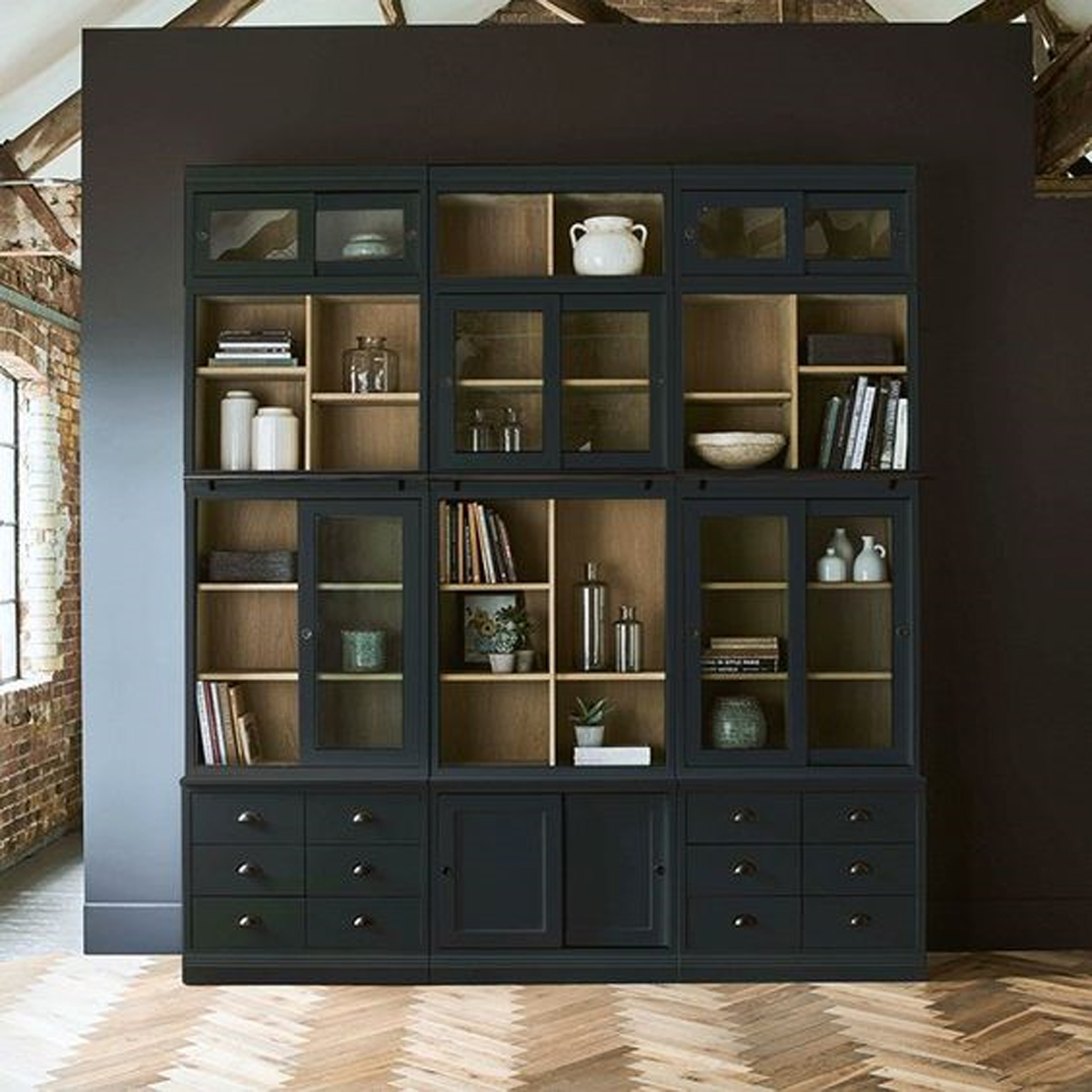 Show Cabinet Service Image 4