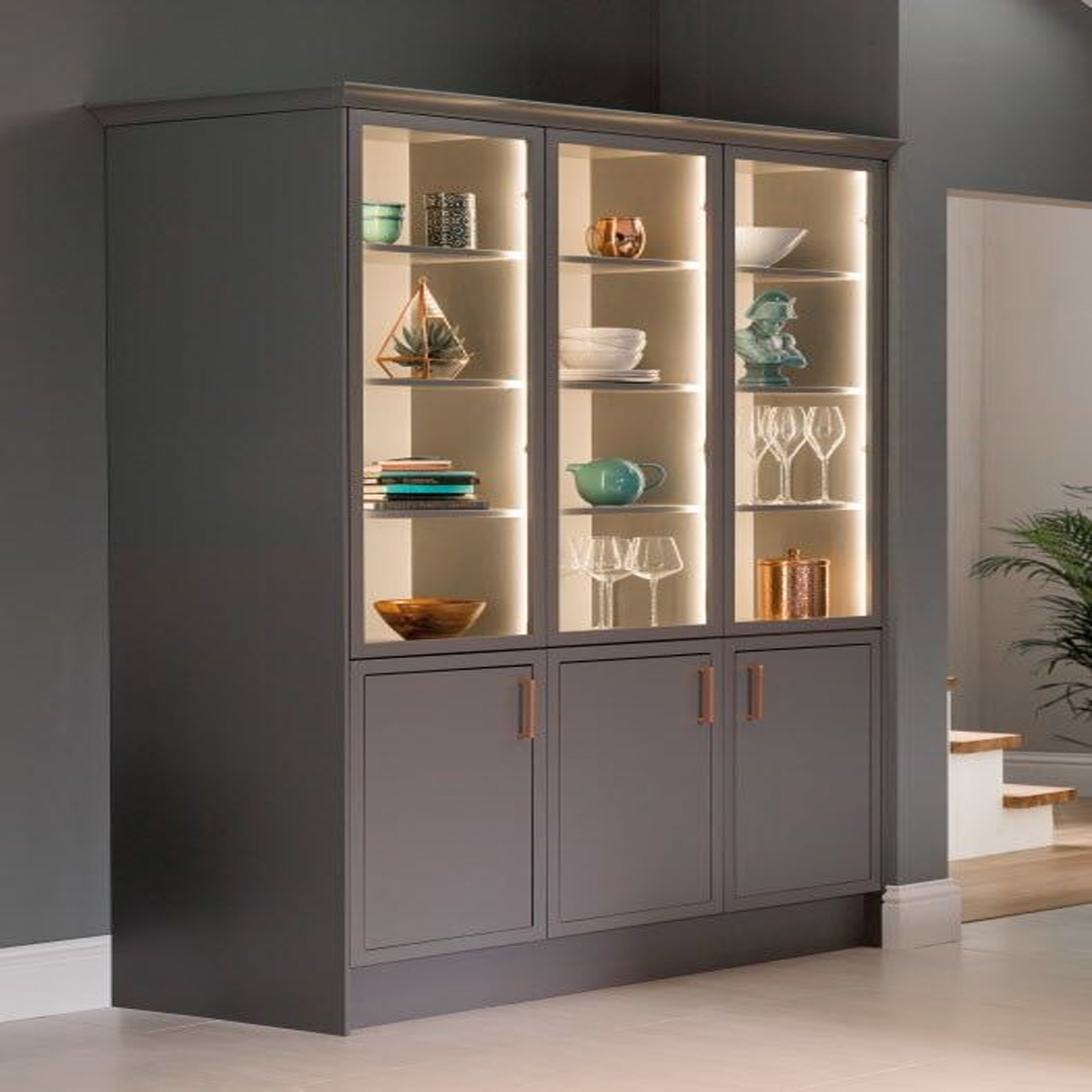 Show Cabinet Service Image 3
