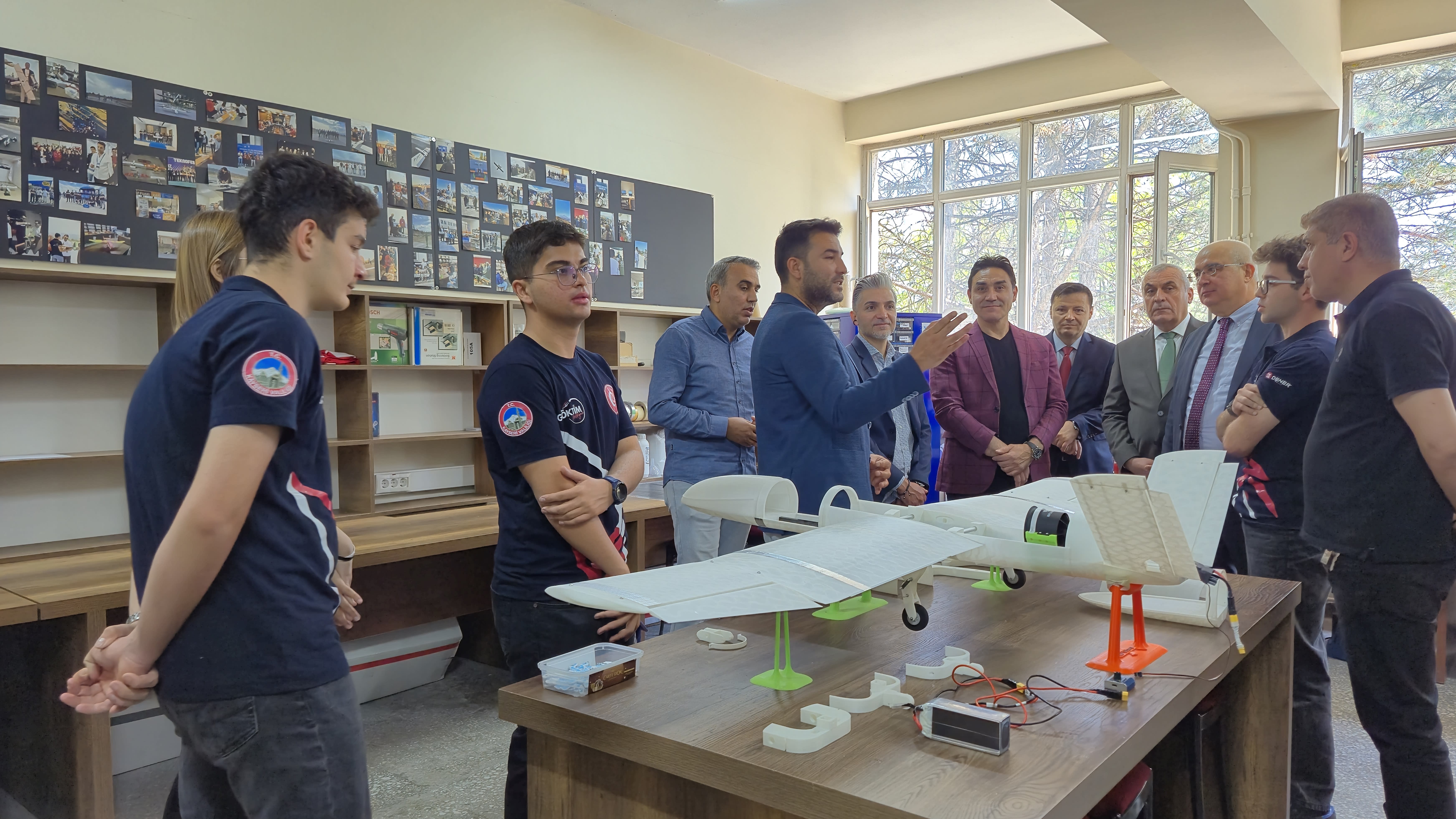 State Protocol and Industry Leaders Visit Our Laboratory: High-Profile Briefing for METE S-1