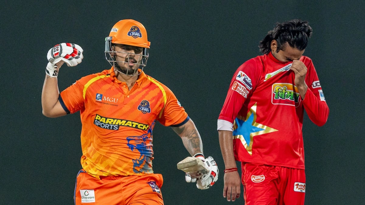 Nitish Rana-Digvesh Rathi Clash in DPL Eliminator, Umpires Intervene