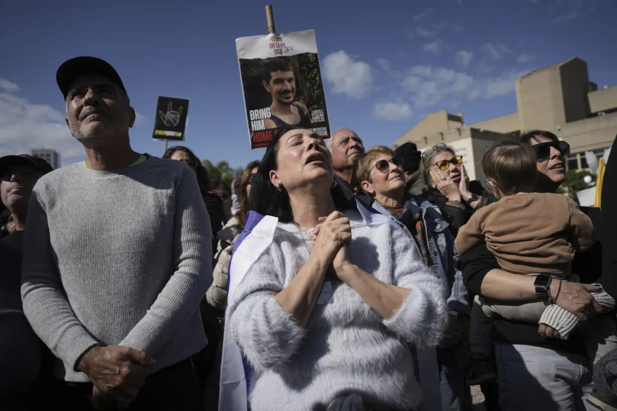 Israel Releases Over 300 Palestinian Prisoners