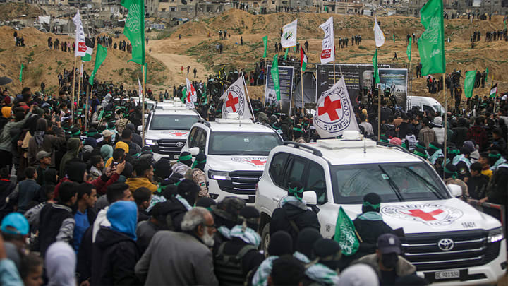 Hamas releases two more hostages in ceasefire deal, more than 600 Palestinian prisoners freed