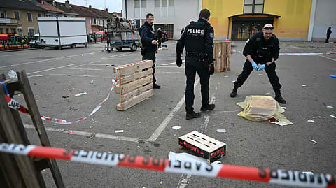 France Knife Attack: Assailant Shouts 'Allahu Akbar,' 1 Dead—Macron Calls It an Act of Islamic Terrorism