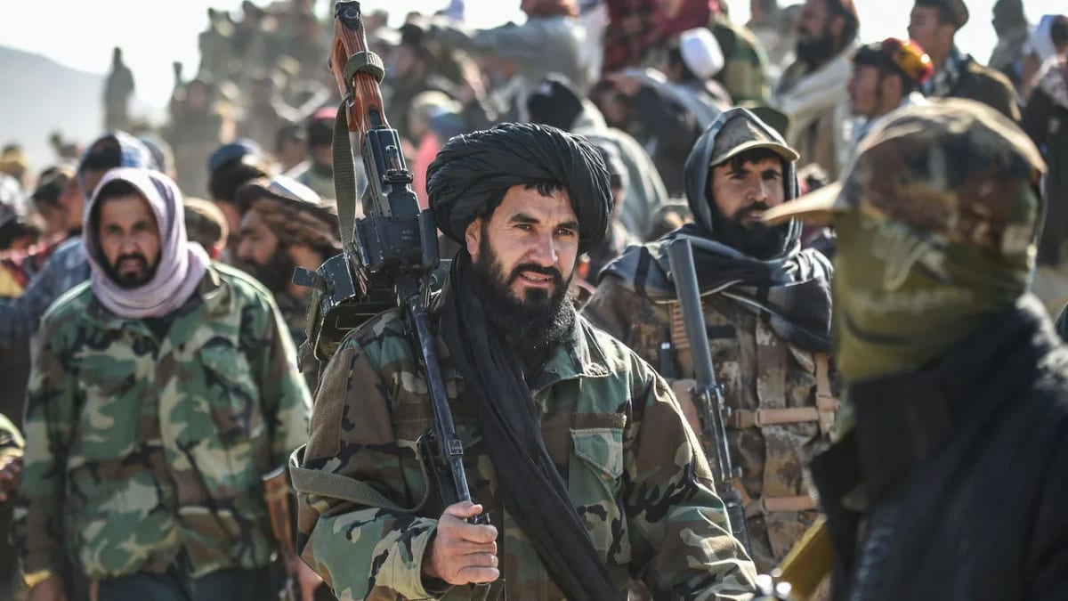 Taliban Defies Pakistan Army! Builds Military Posts on Border, Munir’s Forces Stunned