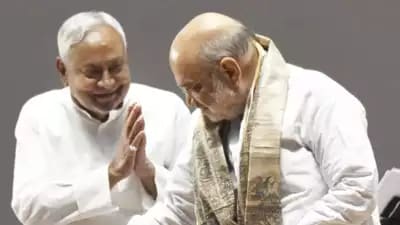 Bihar 2025 Elections: Nitish Kumar Pledges NDA Loyalty in Crucial Meeting with Amit Shah