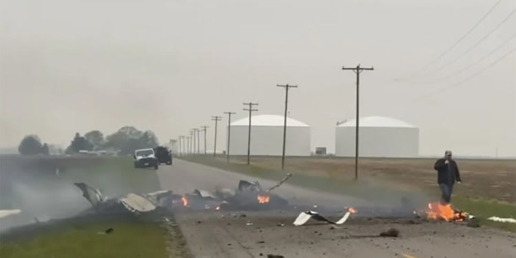 Plane Crashes in Illinois After Hitting Power Lines, All 4 Onboard Killed