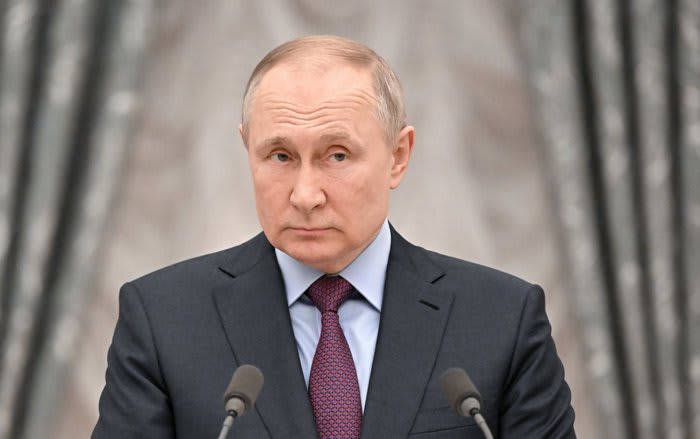 Putin's Ceasefire Twist: Is Ukraine Being Cornered From Both Sides? Strategy Unfolds