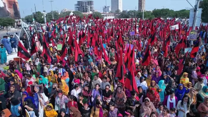 Chaos in Sindh: Protesters Halt Railways Over Canal Project, Entire Province on Standstill