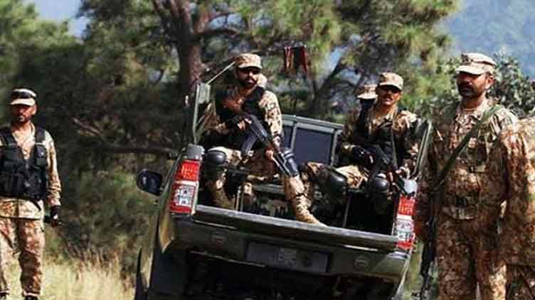 Fear Grips Pakistani Army After Pahalgam Attack, Soldiers Seen in Pathani Suits Near LoC
