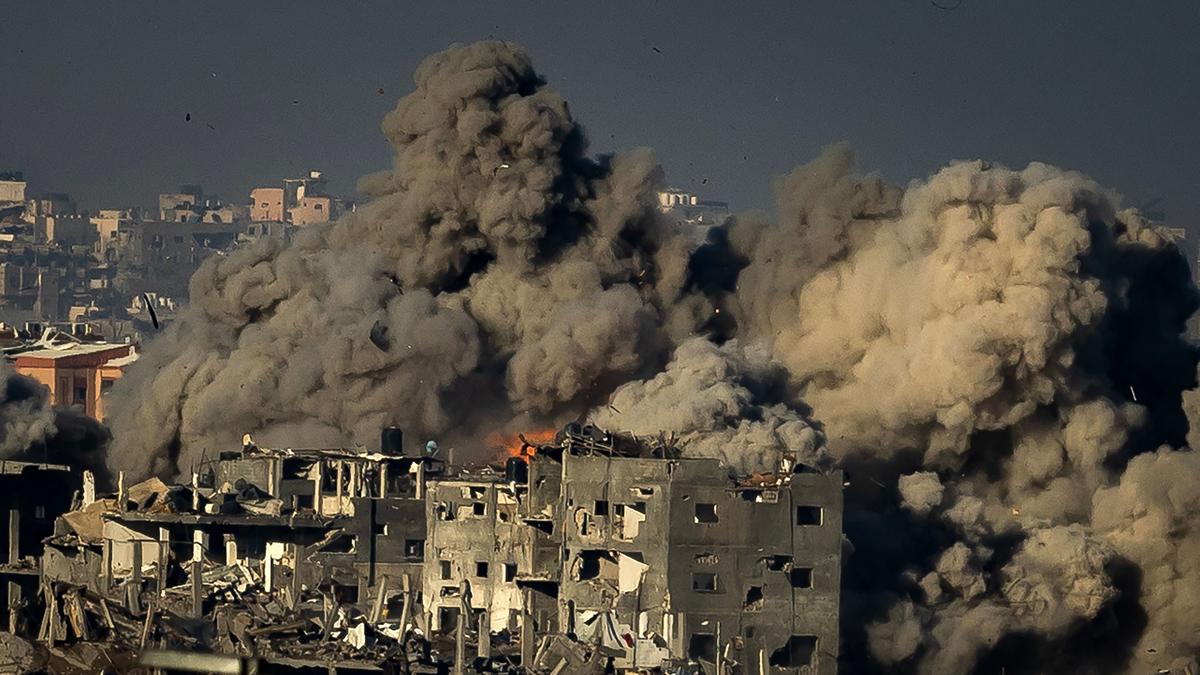 Blast Kills 40 at Iran's Bandar Abbas Port; Fire Still Rages, Israeli Conspiracy Suspected