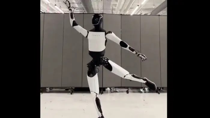 Elon Musk's Robot Optimus Dances Like a Human, Stuns the Internet