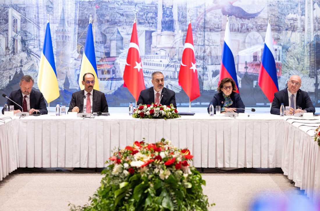 Russia, Ukraine Agree to Swap 1000 POWs as Peace Talks Stall in Istanbul
