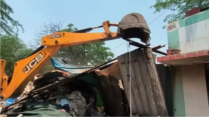 Bulldozers Roll Near IGI Airport: Major Crackdown on Illegal Encroachment in Delhi