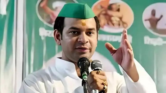 After Expelling Tej Pratap, Family Feud Looms: How Lalu Yadav’s Decision May Impact RJD