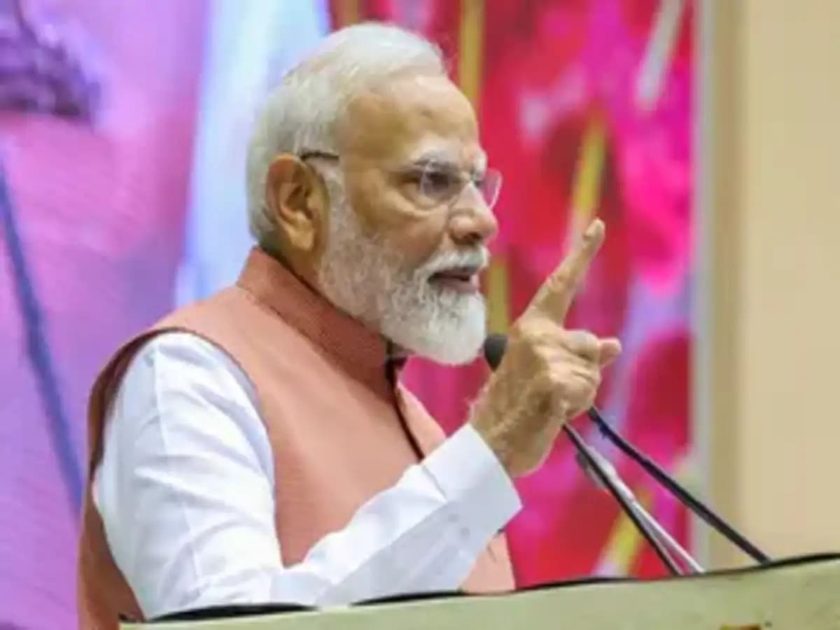 Modi’s Mega Gujarat Gift Exposes Pakistan's IMF Dependence: More Development in a Day