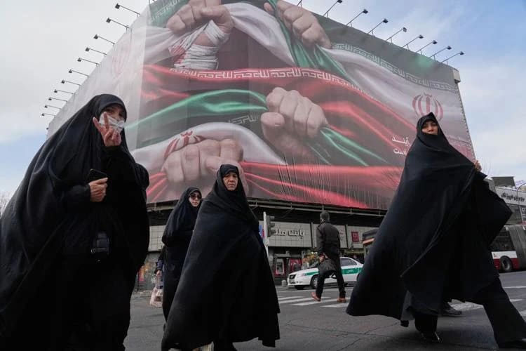 Iran protests intensify as airspace closes; Trump says US is monitoring situation