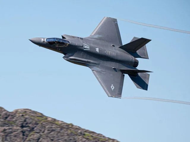 US warns Canada of consequences as F-35 fighter jet deal faces review