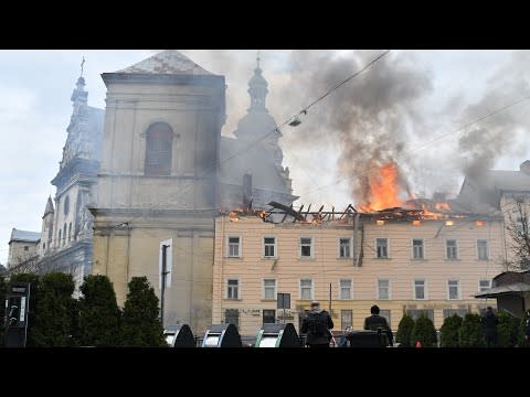 Russia launches nearly 1,000 drones in major attack on Ukraine