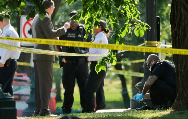 Suspect shot by Secret Service after gunfire near White House