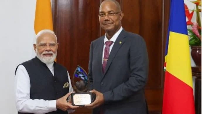 Seychelles Confers ‘Guardian of the Blue Horizon’ Honour on PM Modi