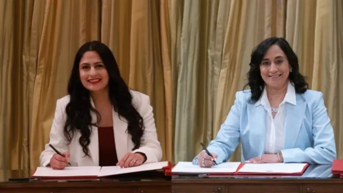 Anita Anand Becomes Canada’s Foreign Minister, Takes Oath with Hand on Bhagavad Gita