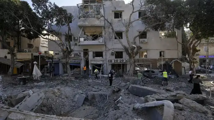Irán toma represalias: un bombardeo de misiles impacta en Tel Aviv tras un ataque a instalaciones nucleares.