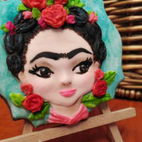 Decorated Freda Kahlo cookie
