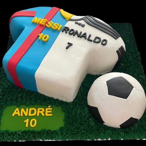 Cakes by D'Luscious Creare