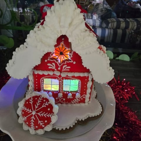 3D sugar cookies house for Christmas by Joynt Cookies