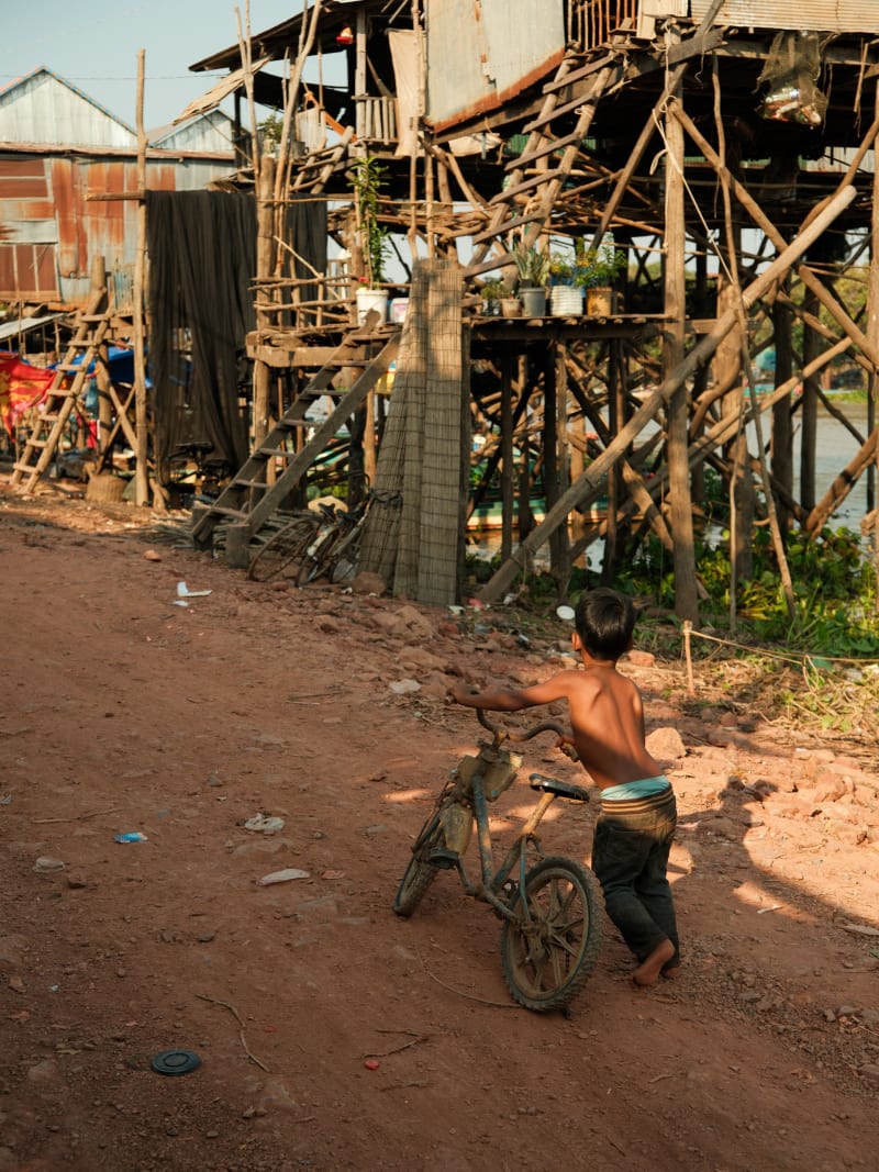 Kompong Khleang Floating Village — Cambodia travel photography — 27