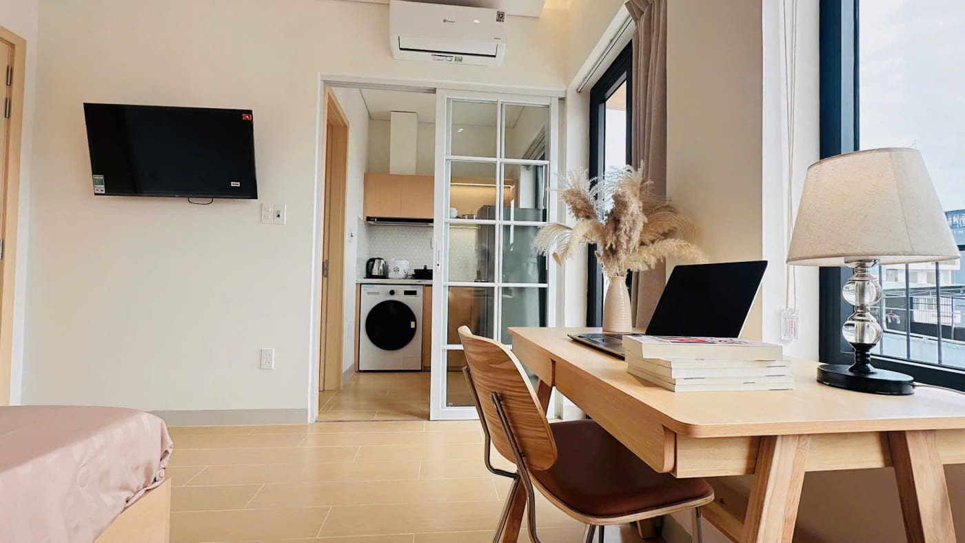 Modern 1-Bedroom Apartment in Khue My – Pool, Riverside Living, photo 1 of 7