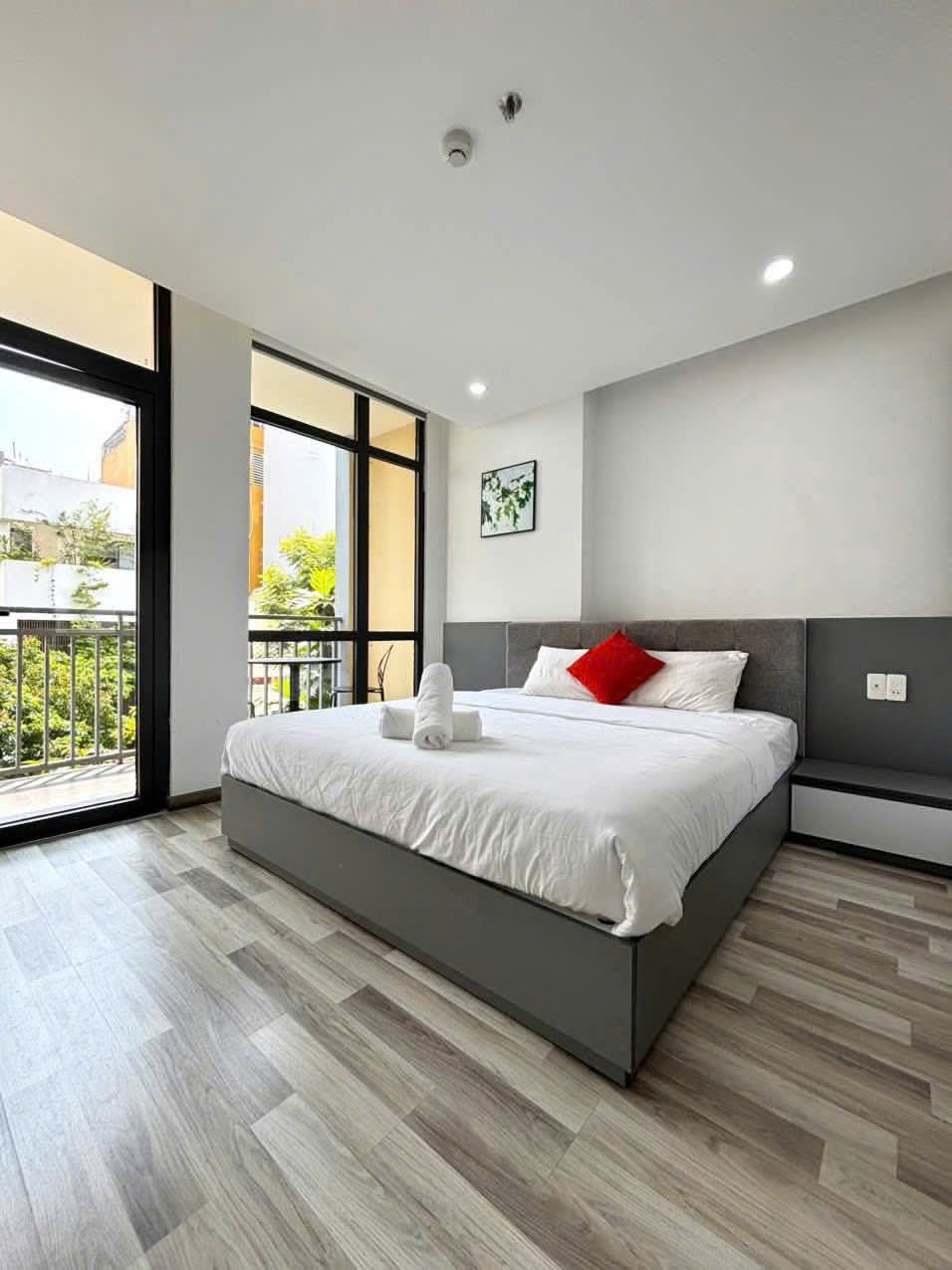 Modern 1-Bedroom Apartment in An Thuong Area, Da Nang, photo 1 of 6