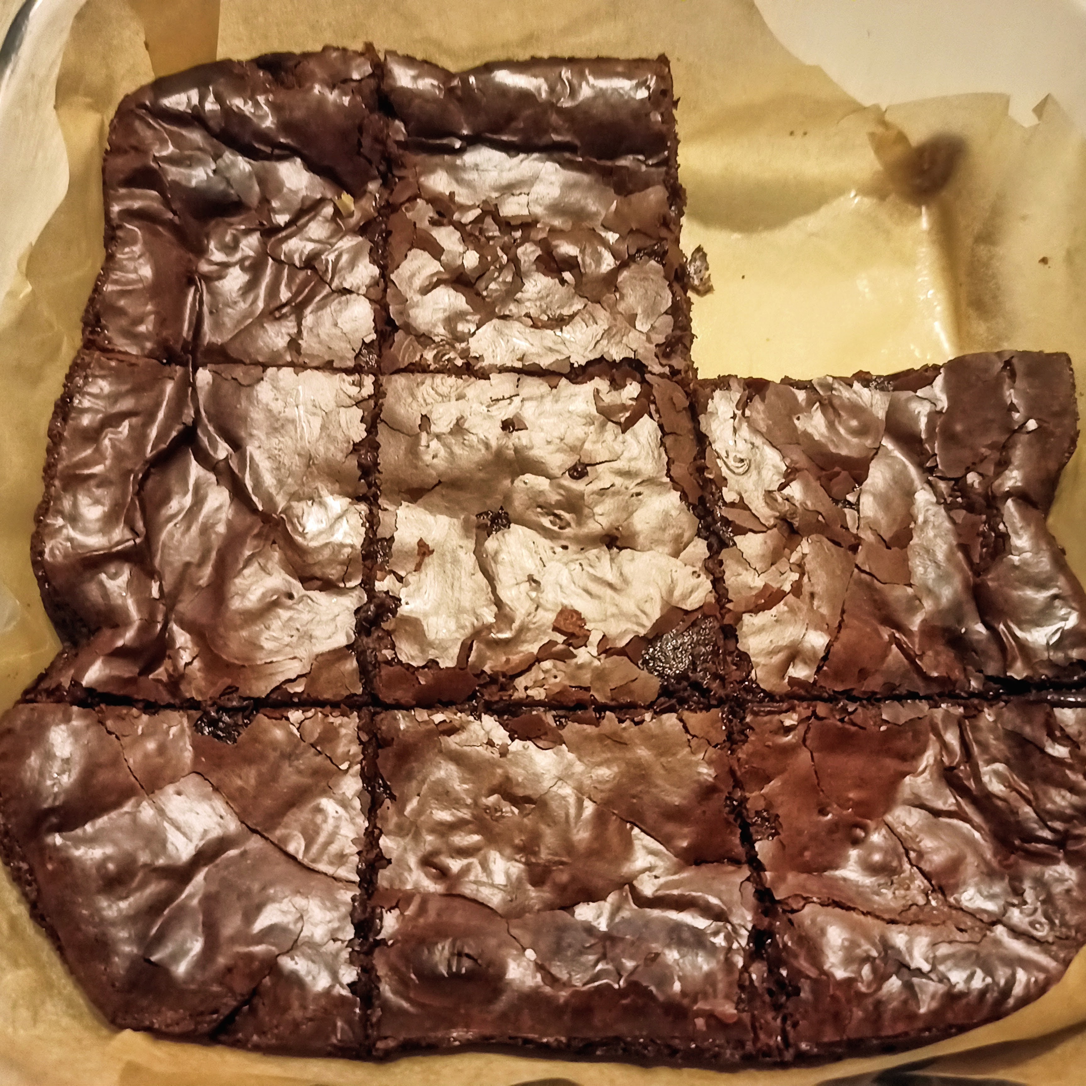 https://res.cloudinary.com/dthhn8y5s/image/upload/v1667421797/Food/2-brownies_nfrrwh.jpg