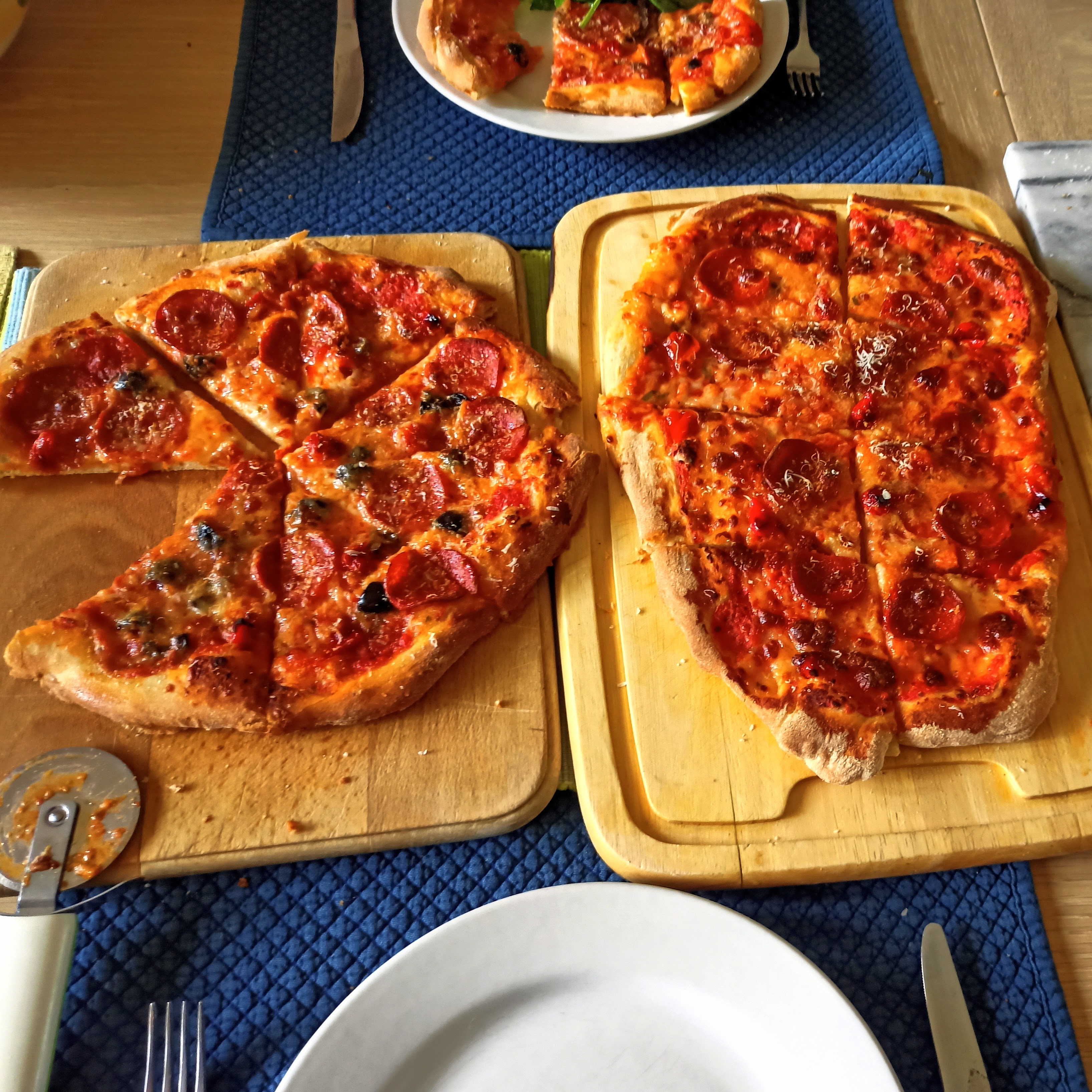 https://res.cloudinary.com/dthhn8y5s/image/upload/v1667421804/Food/5-pizzas_cxkciy.jpg