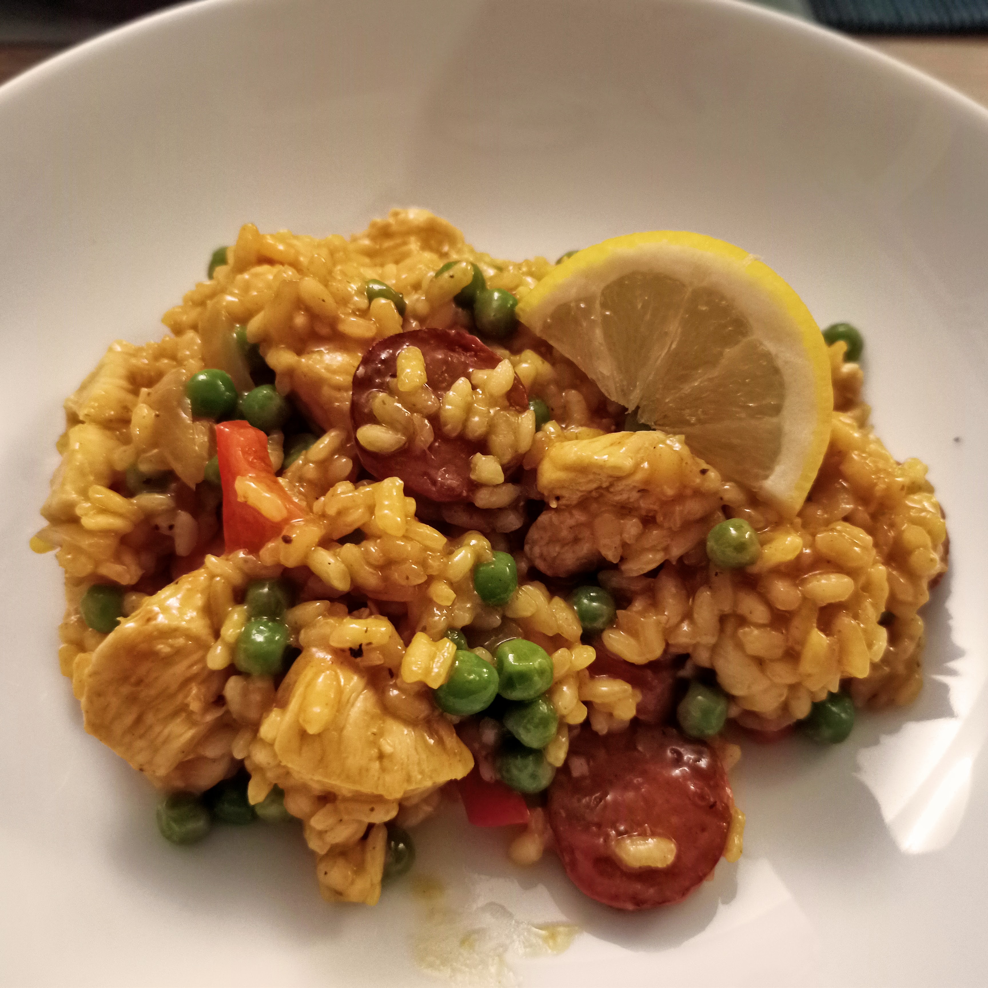 https://res.cloudinary.com/dthhn8y5s/image/upload/v1667421806/Food/9-paella_pyq5q9.jpg