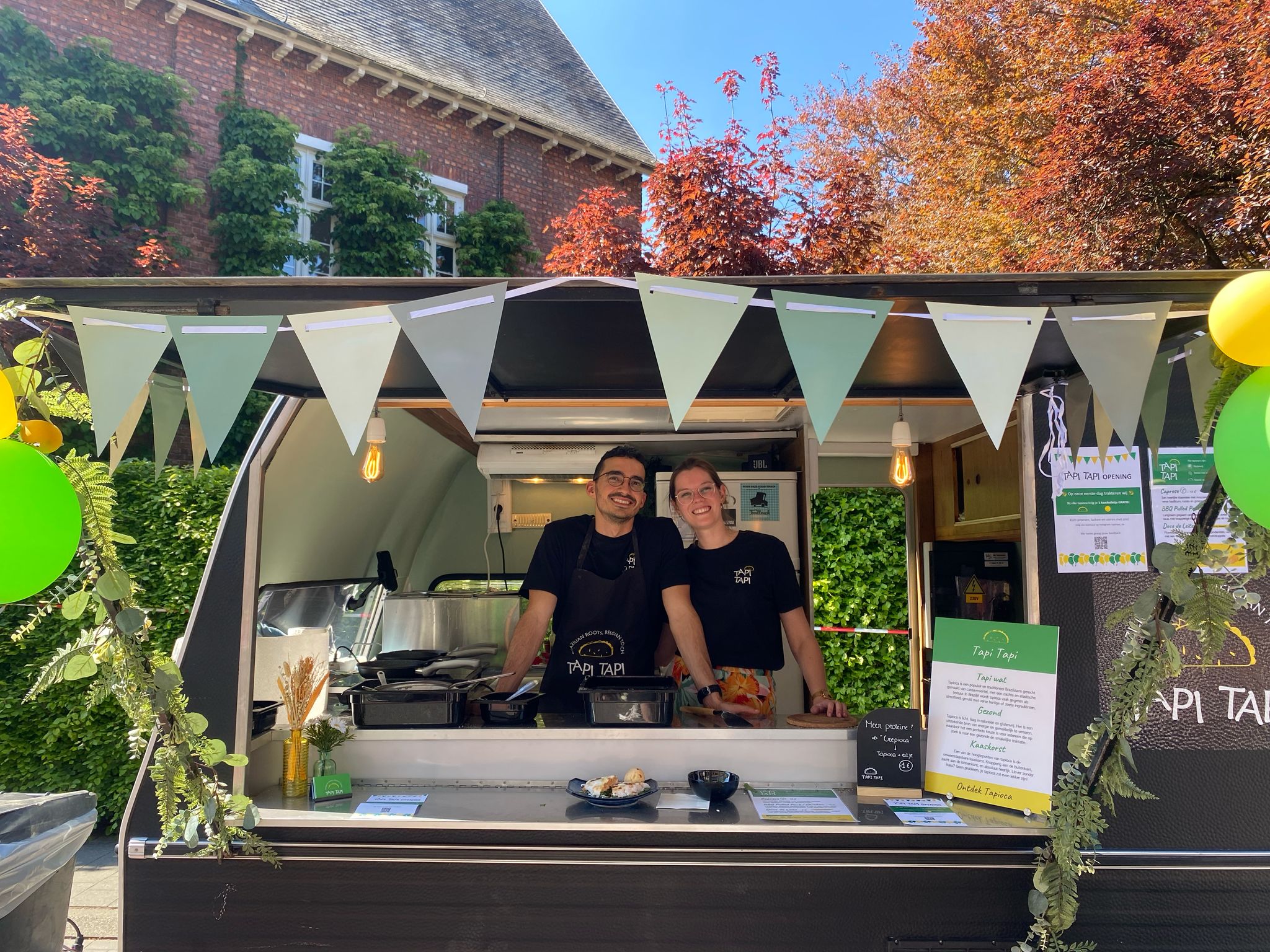 The Tapi Tapi trailer - view 3