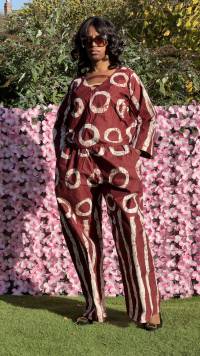 Eni 06 – angle 2 | Trouser Set Sisiosa